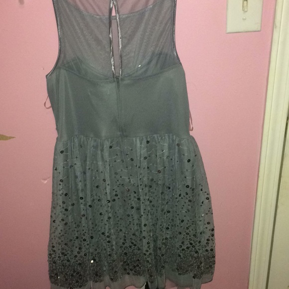 sequenced dress. - Picture 2 of 3